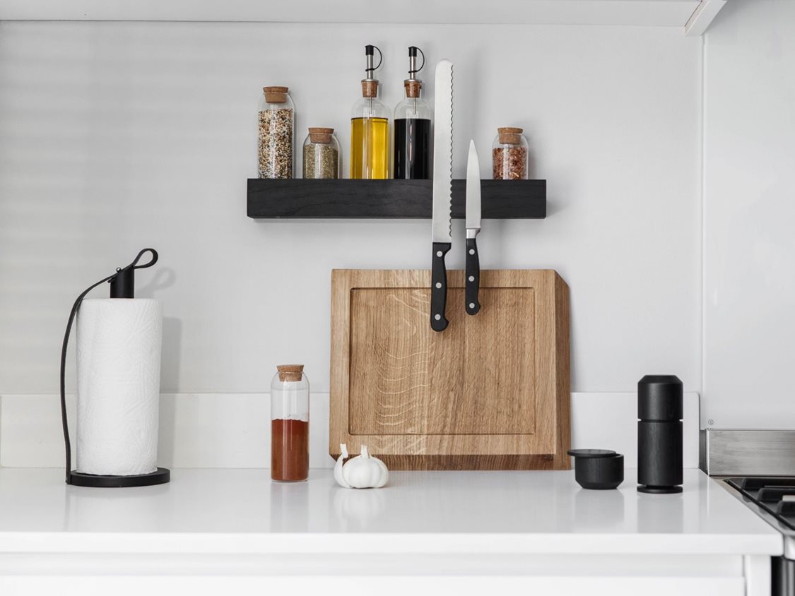 EKTA Living-Magnet Shelf-Spice Jars-Cutting Board-Hands On-Crush Me-Salt Me
